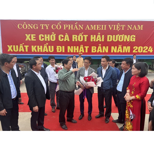 Thủ tướng Chính phủ Phạm Minh Chính thăm xưởng sản xuất cà rốt và cắt băng xuất khẩu cà rốt năm 2024